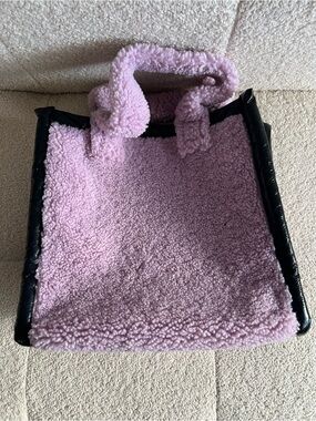 Stand Studio Faux Shearling Tote Bag in Lavender